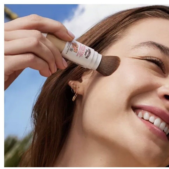 2 ￼Hawaiian Tropic Mineral Translucent Sunscreen UVA/UVB SPF 30 New - Picture 2 of 2